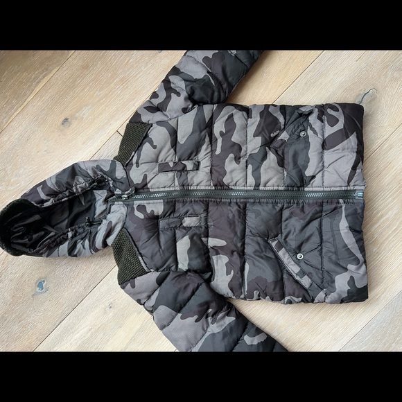 Bundle of 7 items for 3 year old boy - Picture 7 of 12